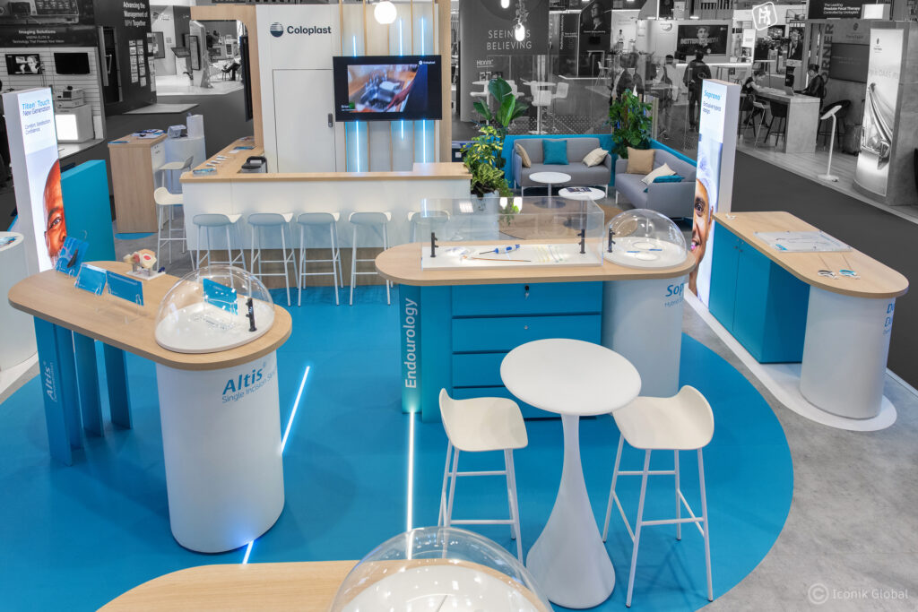 Stand menuisé réalisé pour le salon de l&#039;urologie EAU 2024 à Paris