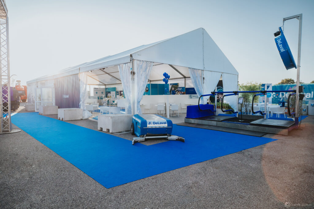 Stand extérieur type tente pour Delaval lors du Space 2024 à Rennes